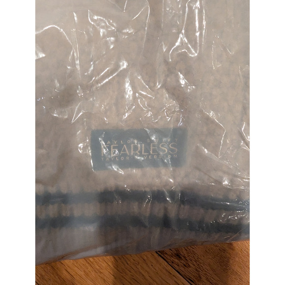 Taylor Swift Size 3X 4X Cardigan Fearless New Sealed Swiftie Present Eras Tour - Picture 5 of 12
